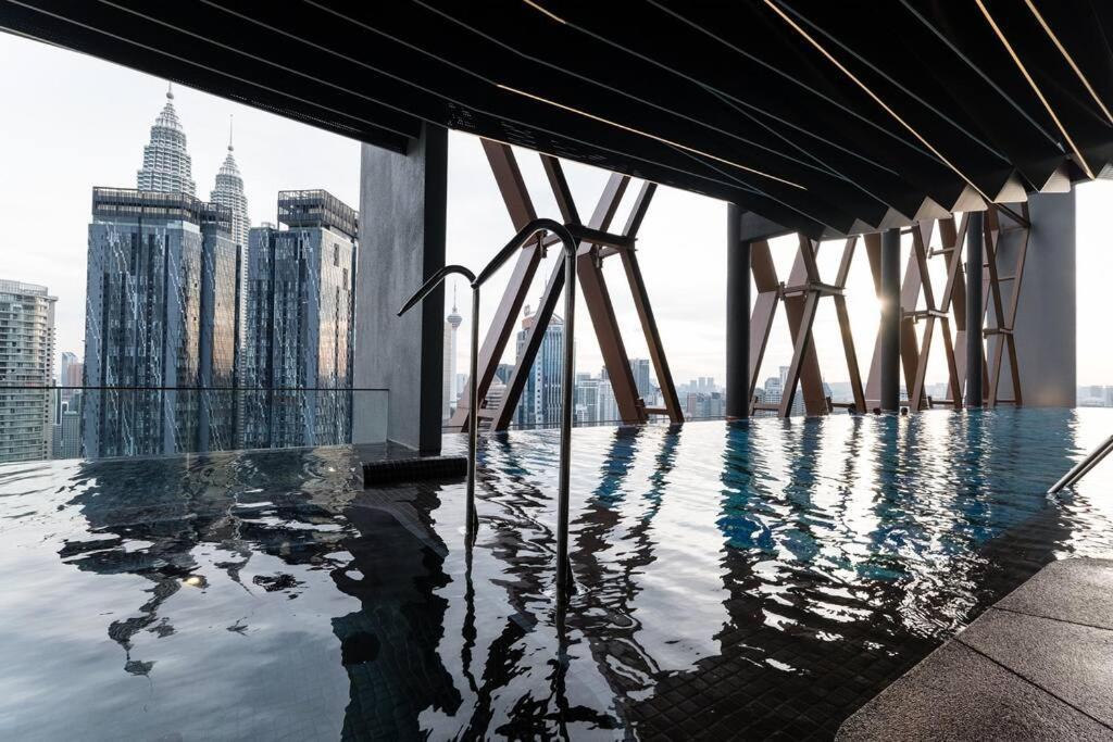 Klcc Musicalsty5Pax At Scarletzsuites Kuala Lumpur Luaran gambar