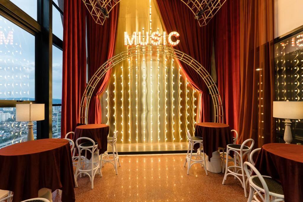 Klcc Musicalsty5Pax At Scarletzsuites Kuala Lumpur Luaran gambar